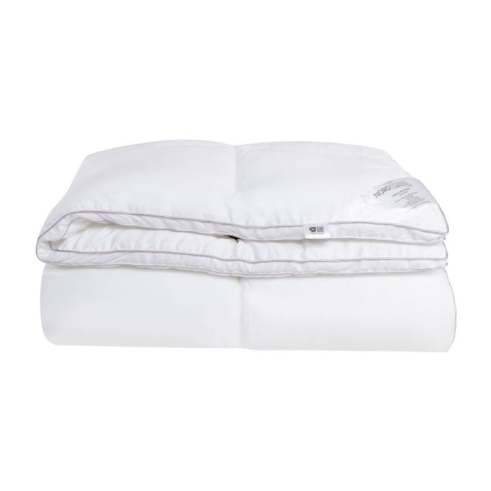 Bambus juniordyne 100x140 cm - Allergivenlig helårsdyne med ekstra blød dunfiber og 100% bambus bolster - Nordstrand Home