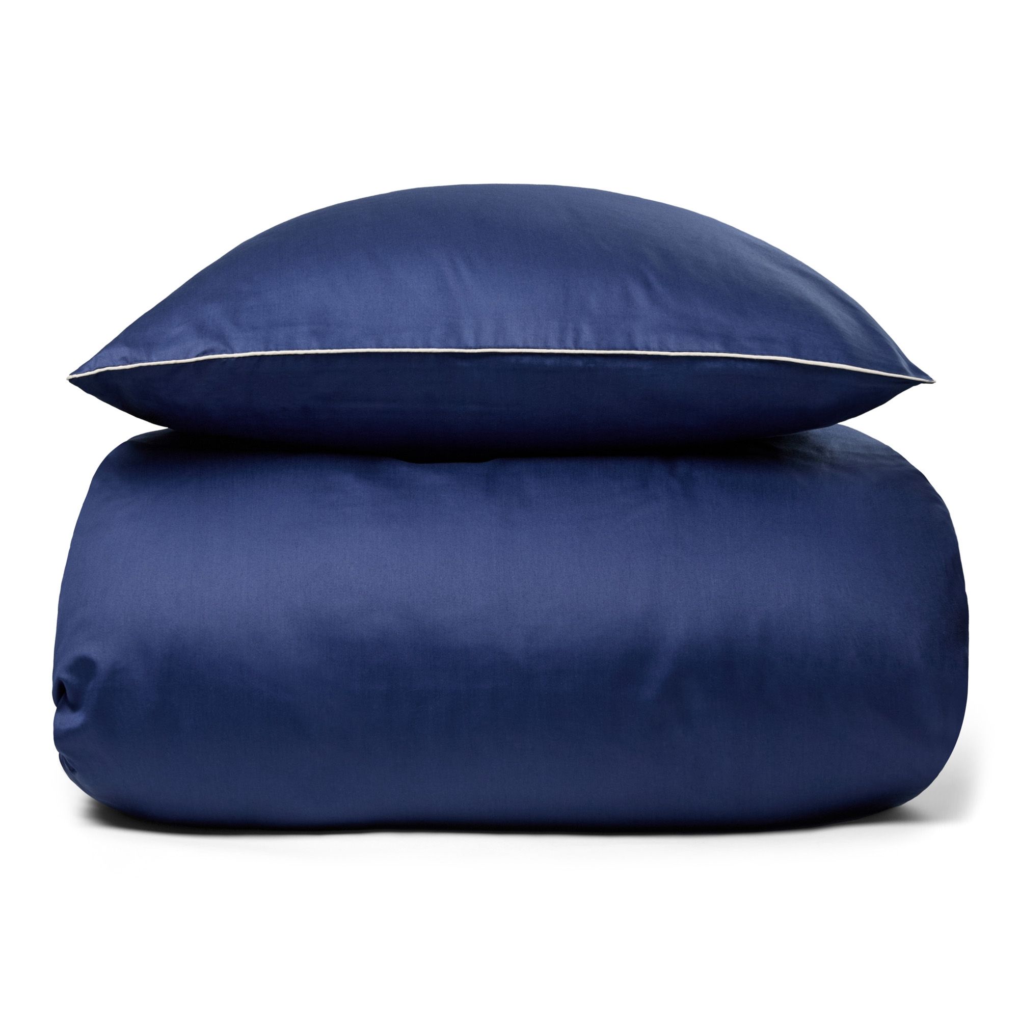 Sengetøj - 100% bomuldssatin - Olga blåt sengetøj med pipingkant - Ekstra blødt sengesæt fra By Borg