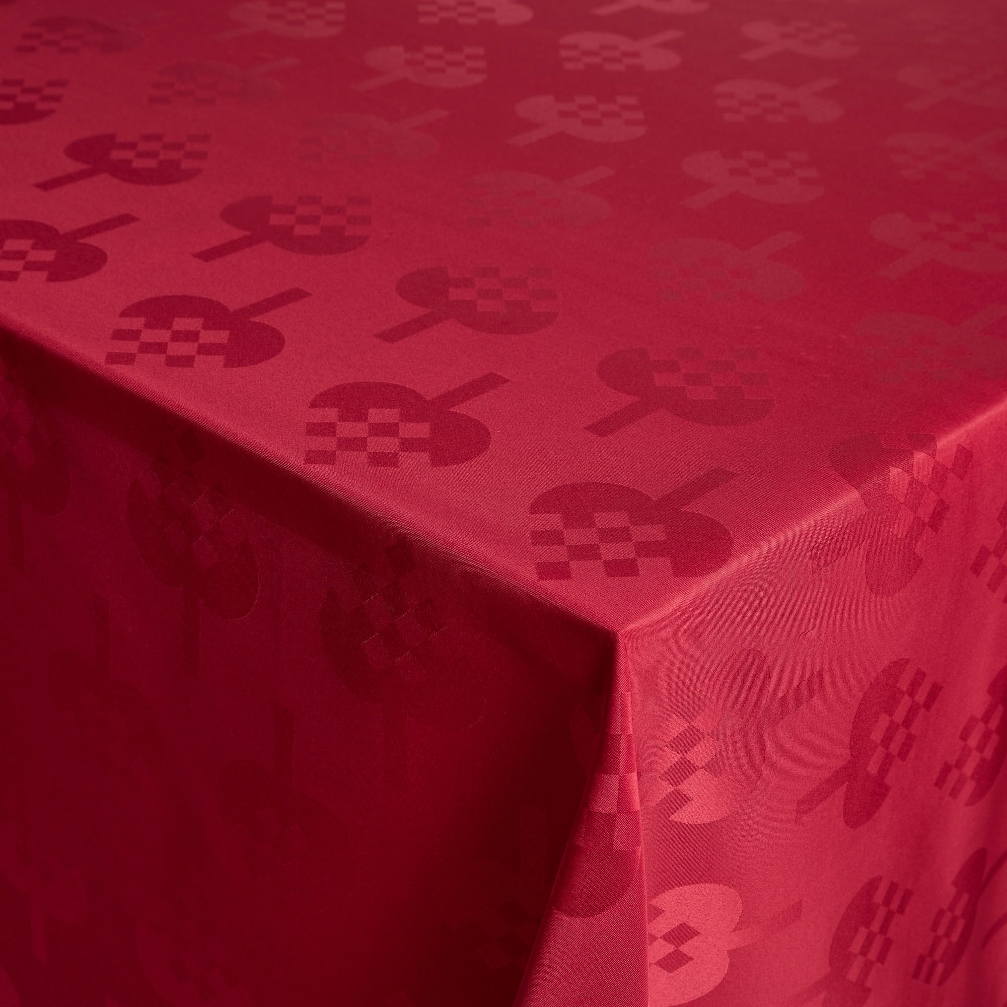 Juledug - Rød med julehjerter - Strygefri damask dug - Jacquardvævet juledug med julehjerter